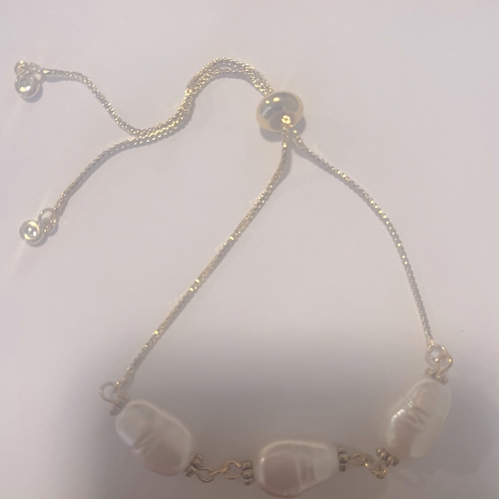 Pearl Adjustable Bracelet with Rhinestones Ends Gold White New Handcrafted - Picture 7 of 7